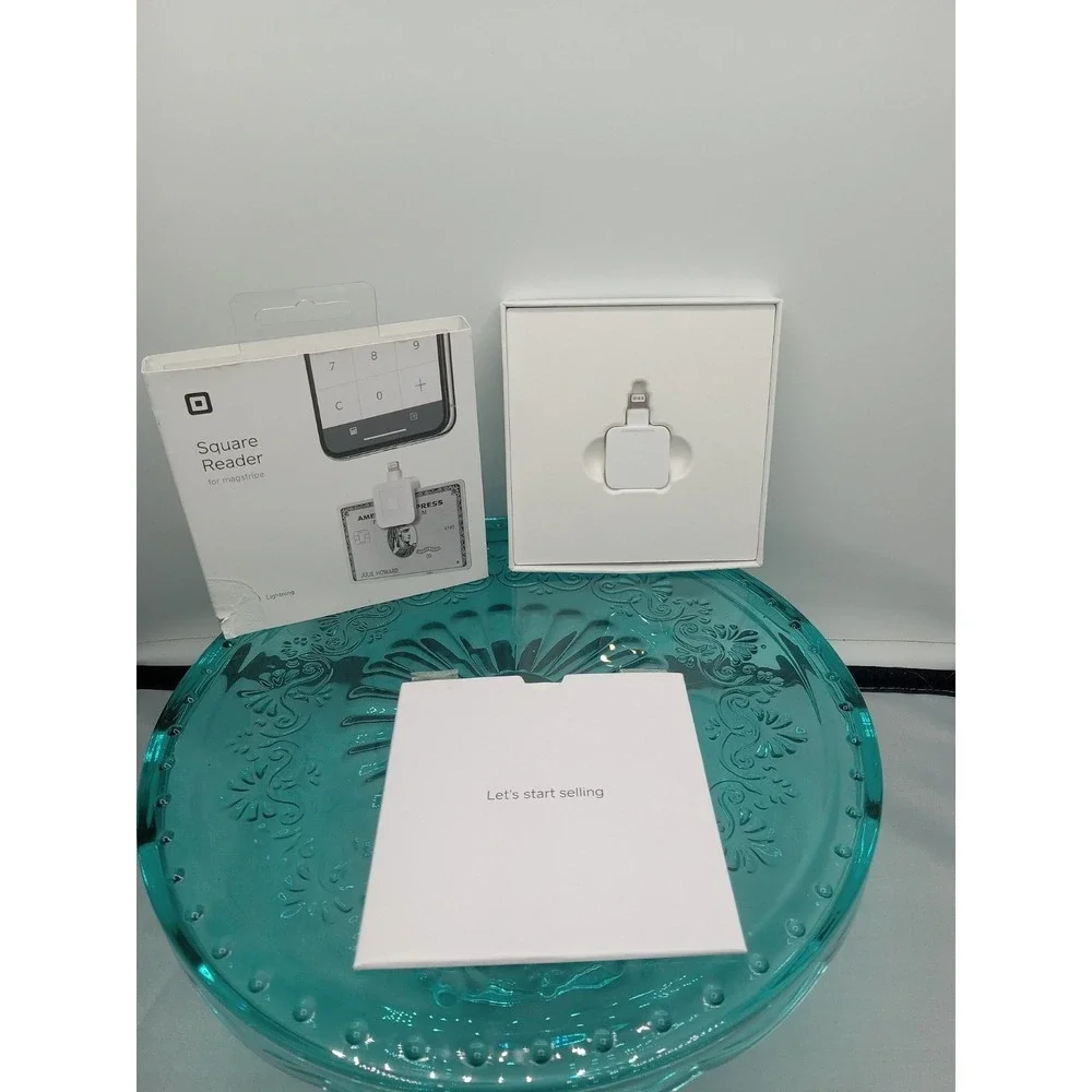 Square Reader Magstripe Lightning Connector iPhone Credit Card Swipe